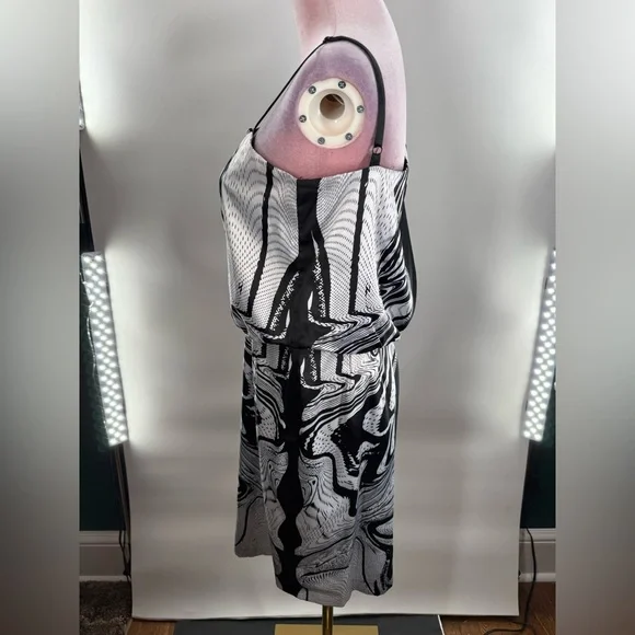 EUC Jessica Simpson One Shoulder Dress - Picture 6 of 8